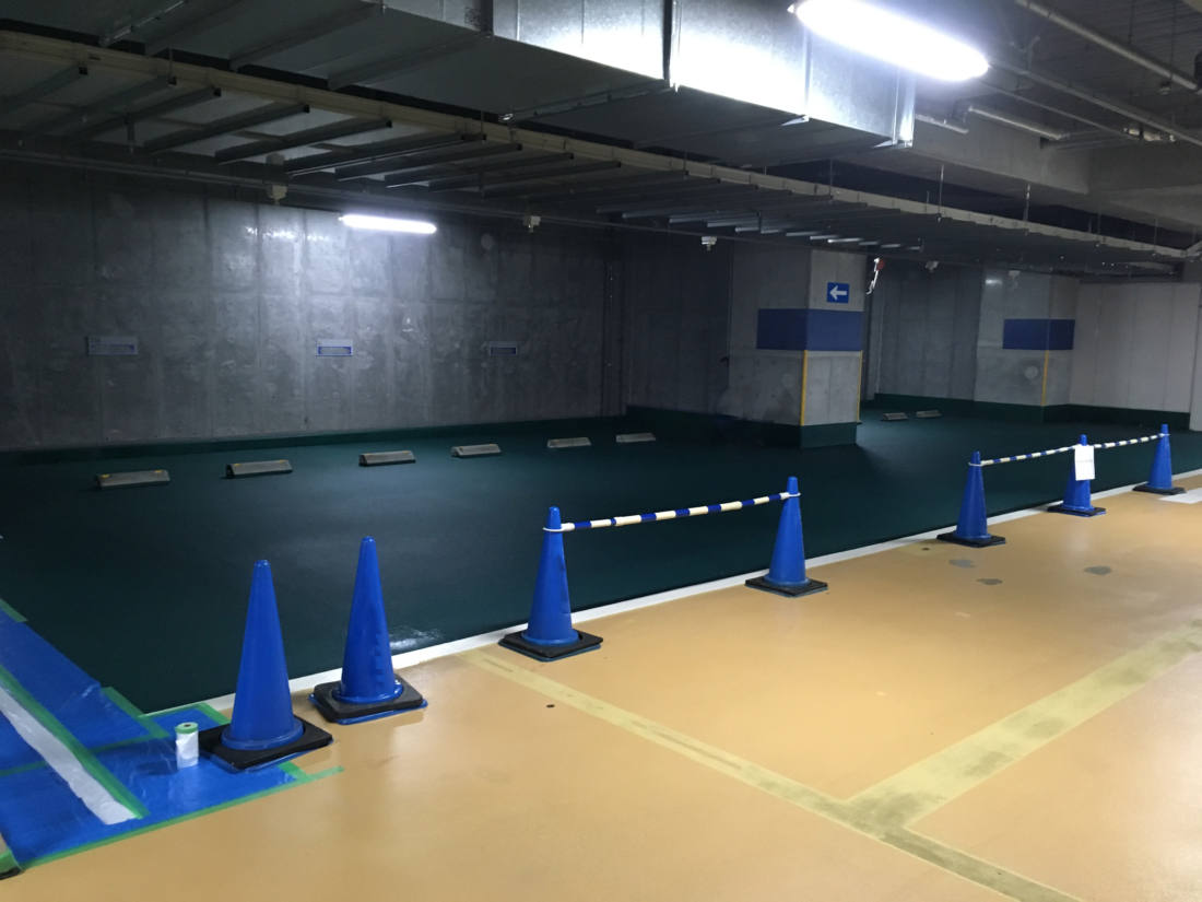 ホテル地下 駐車場