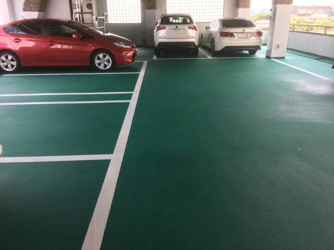 ビル内 駐車場