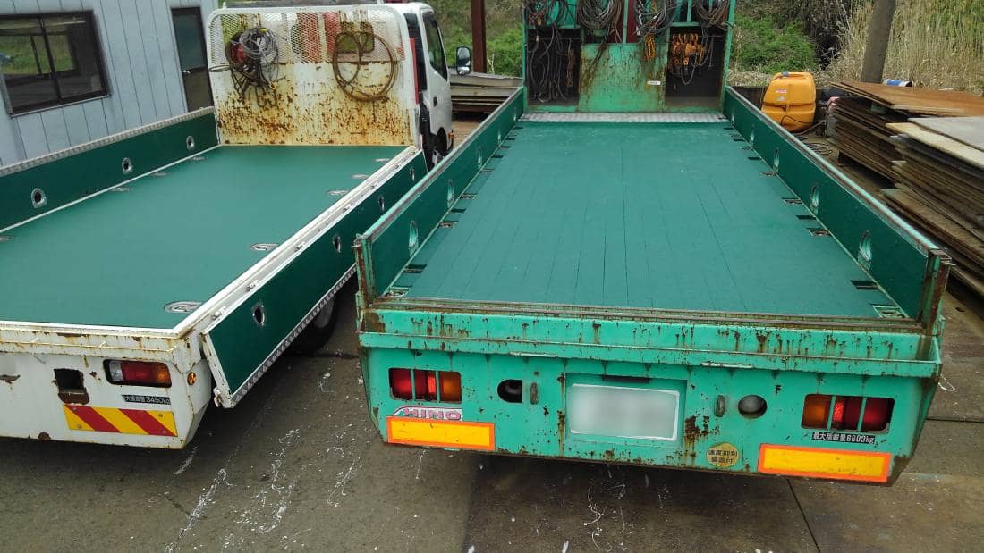 トラック荷台