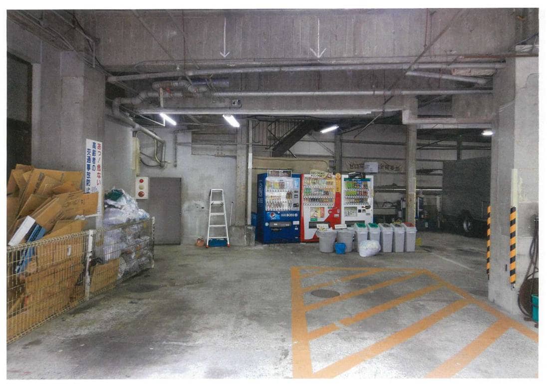 事務所駐車場
